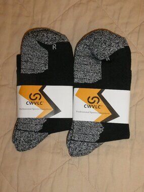(2) Pairs CWVLC Unisex Athletic Crew Socks Size Large - NWT